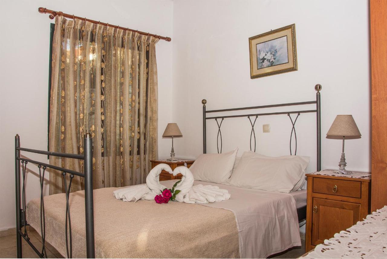 Villa Manos Kalamítsion Amigdhálion エクステリア 写真