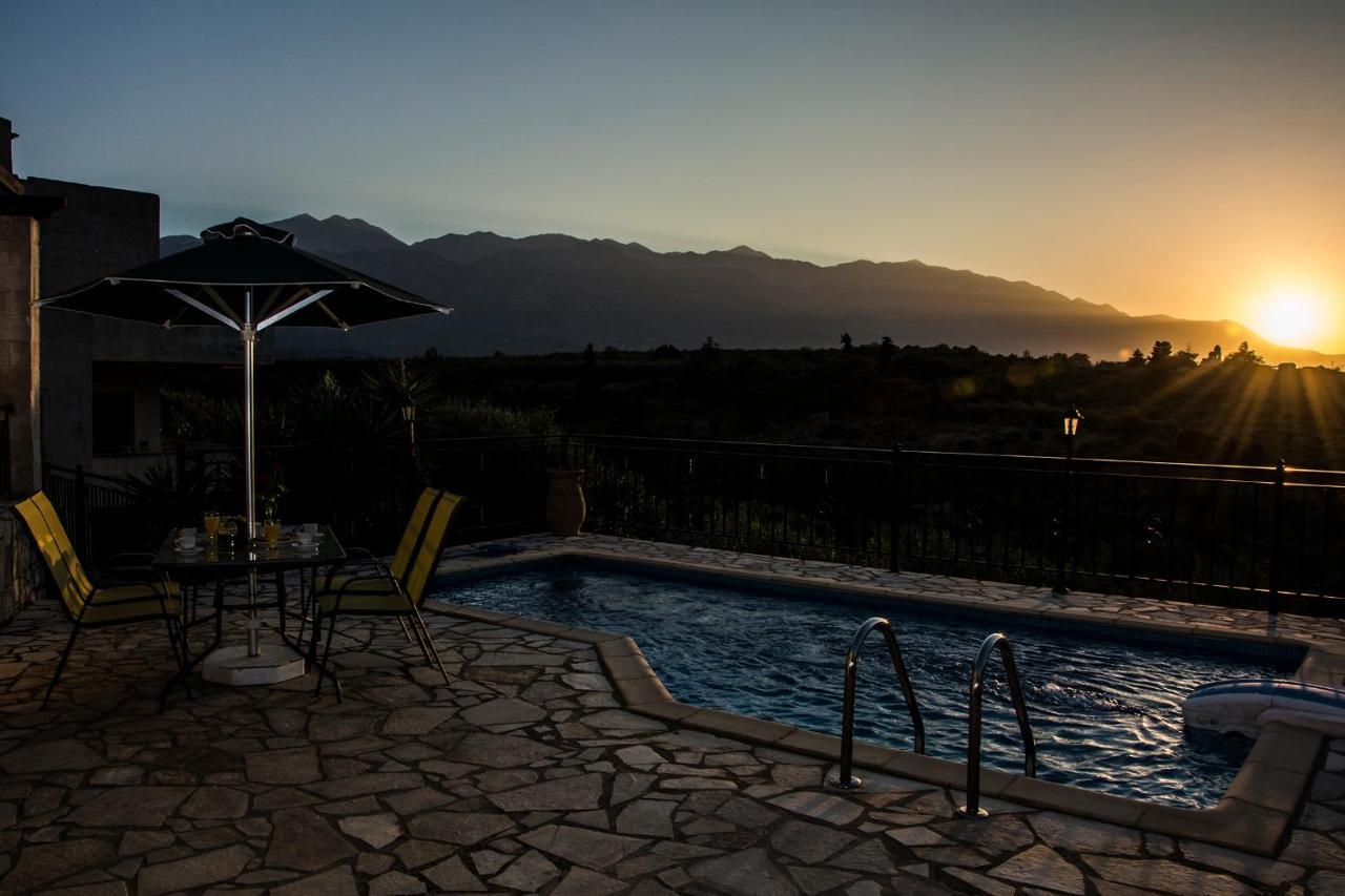 Villa Manos Kalamítsion Amigdhálion エクステリア 写真