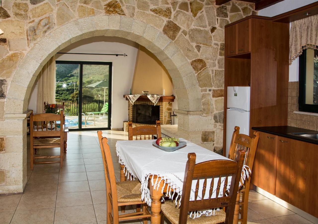 Villa Manos Kalamítsion Amigdhálion エクステリア 写真