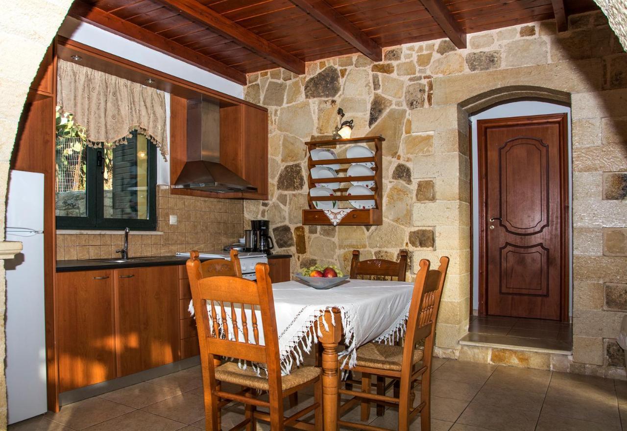 Villa Manos Kalamítsion Amigdhálion エクステリア 写真