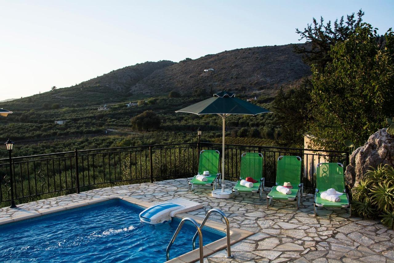 Villa Manos Kalamítsion Amigdhálion エクステリア 写真